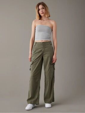 American Eagle Dreamy Drape Super High Rise Baggy Wide Leg Cargo Pants 4 NWT